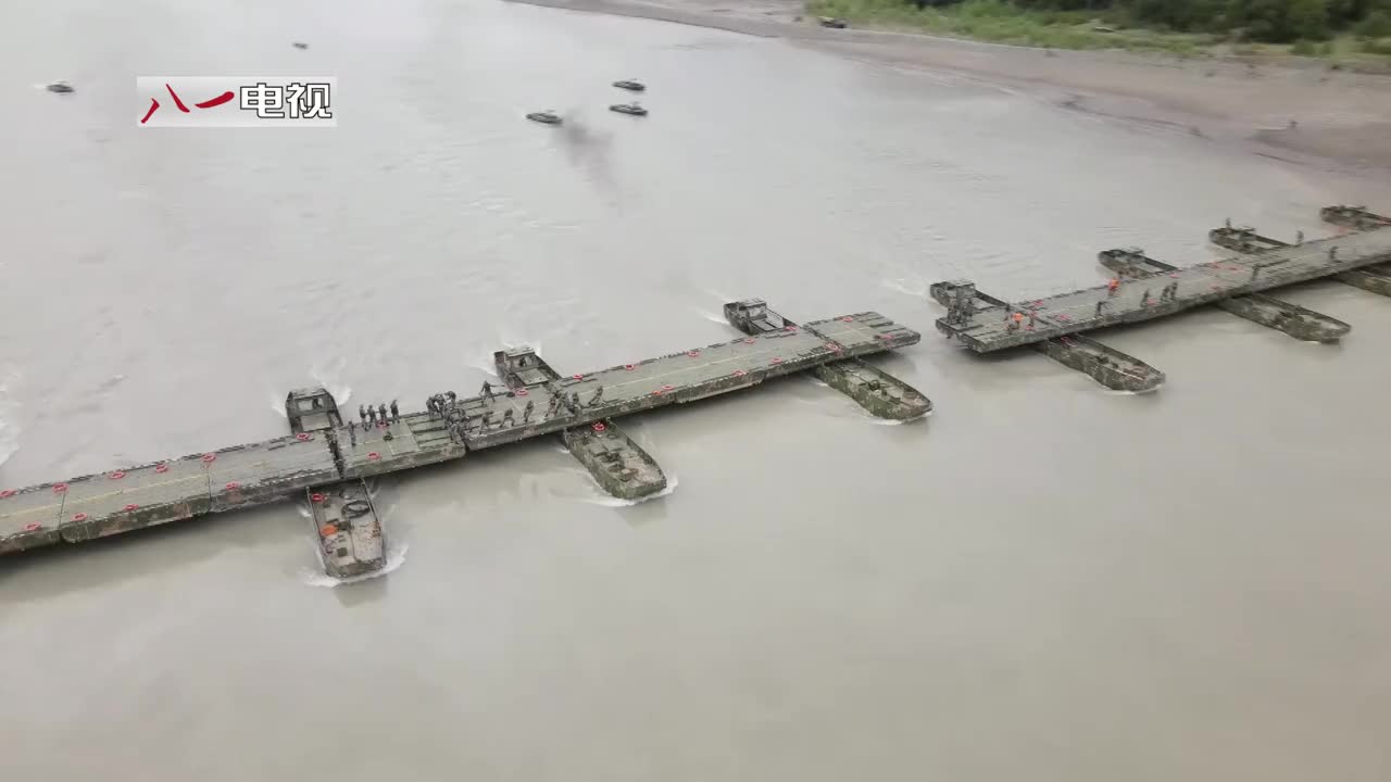 25分钟架起222米钢铁浮桥,这就是舟桥兵的速度!