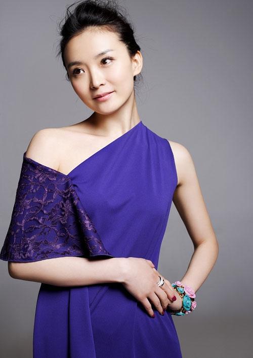 晴格格王艳胖脸发福,与继子王烁相差8岁,大12岁老公很疼她