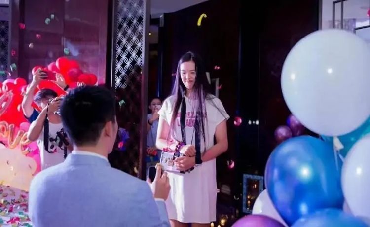 张常宁的故事：因长得漂亮被批评，女排唯一拍成人杂志的运动员休闲区蓝鸢梦想 - Www.slyday.coM