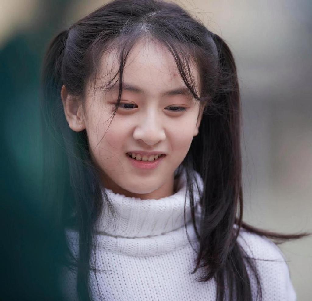 14岁森碟真争气,与赌王四太合影像祖孙,田亮忍不住一脸骄傲|四太|少女