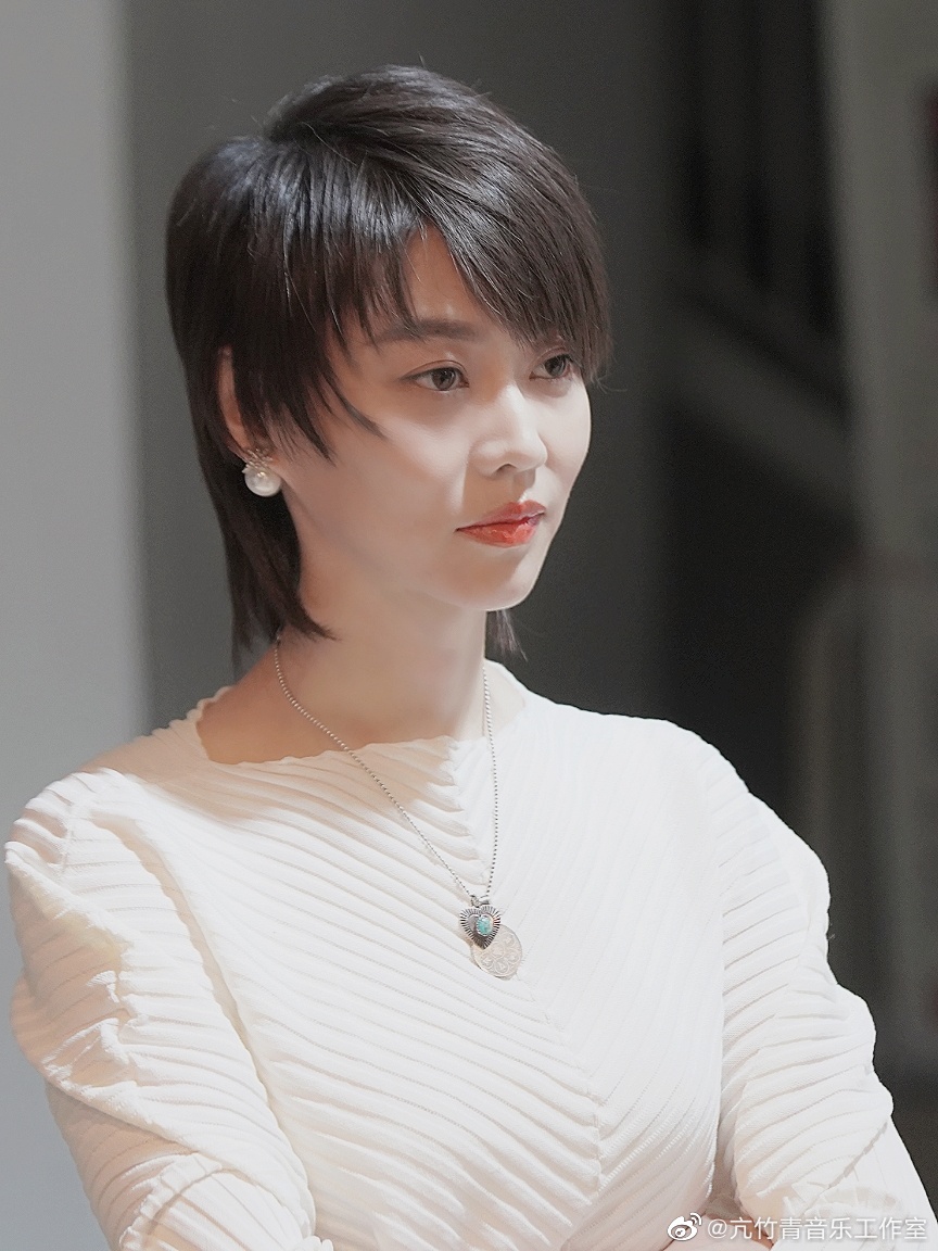 定格亢老师@亢竹青 工作中的这份美丽__财经头条