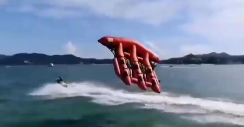 女孩玩“飞鱼”项目发生意外身亡 此前国内已有游客因玩“飞鱼”项目受伤休闲区蓝鸢梦想 - Www.slyday.coM 女孩玩“飞鱼”项目发生意外身亡 此前国内已有游客因玩“飞鱼”项目受伤休闲区蓝鸢梦想 - Www.slyday.coM