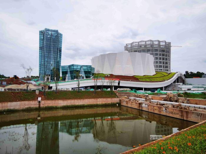 行走自贡:东部新城宜陈河畔的展览中心|自贡市_新浪新闻