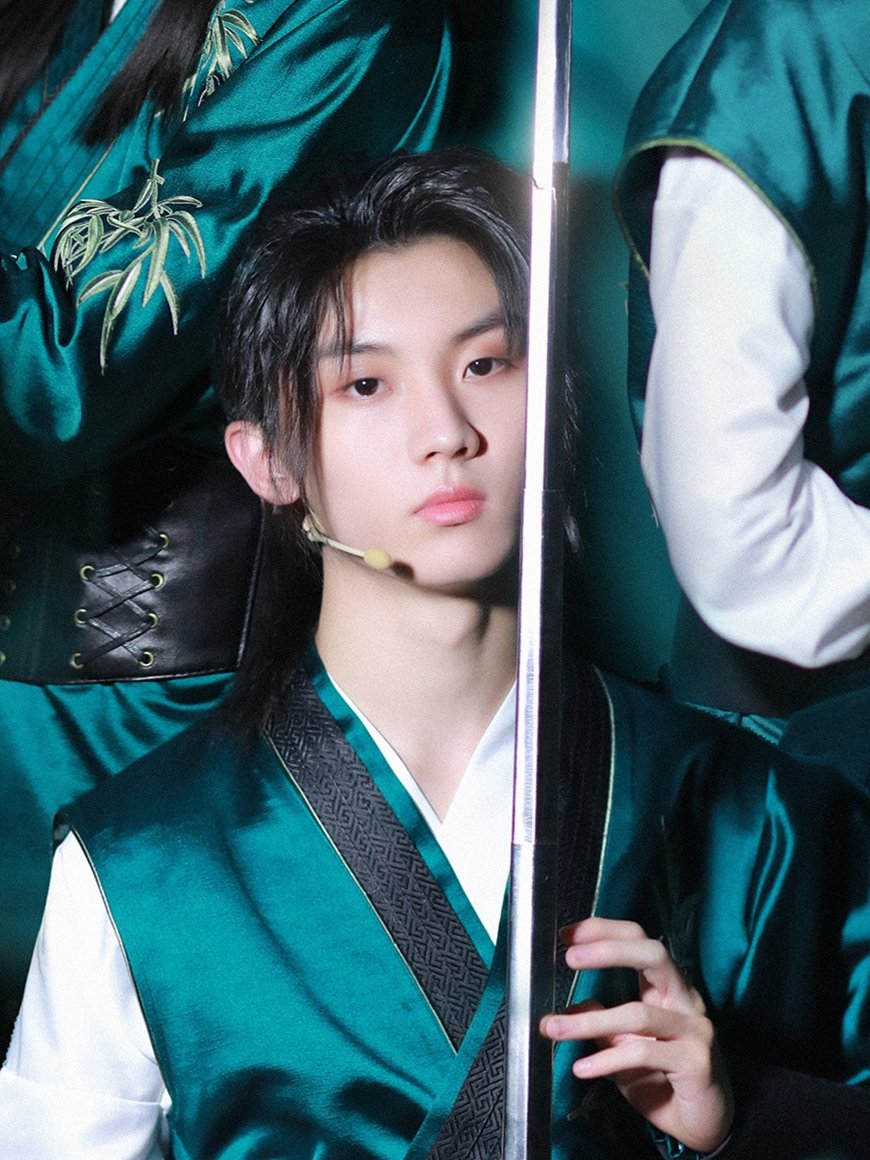 时代少年团全新ep《少年江湖》预告海报释出~明天将上线两首新歌《剑