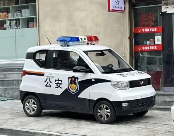 满大街的宝宝巴士,像极了朴实好用的我