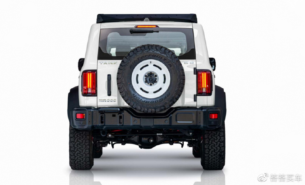 新车升级了涉水喉,warn前绞盘,越野性能比普通版坦克300更