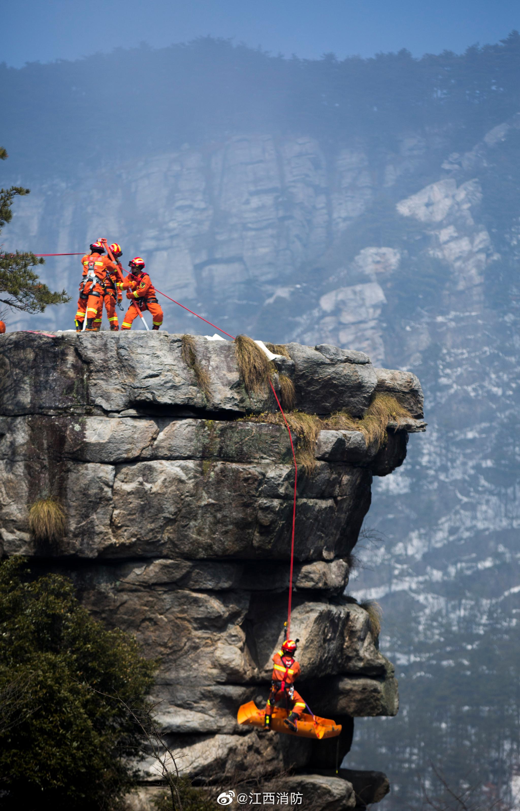 九江消防山岳救援拉动掠影__财经头条