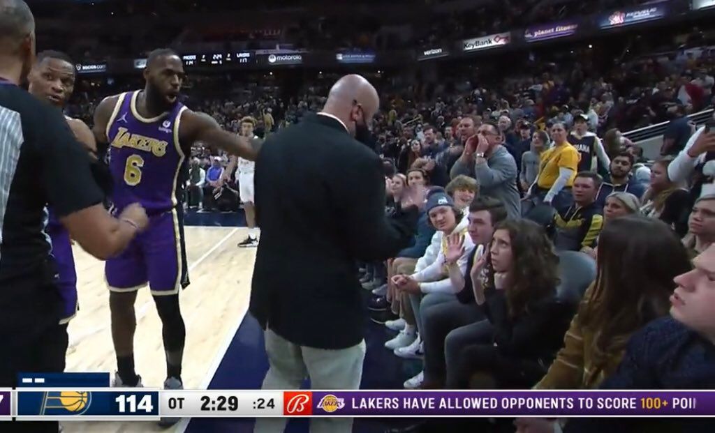 剧情跌宕，詹姆斯“庆祝”动作或遭罚款？苏群：科比也做过休闲区蓝鸢梦想 - Www.slyday.coM