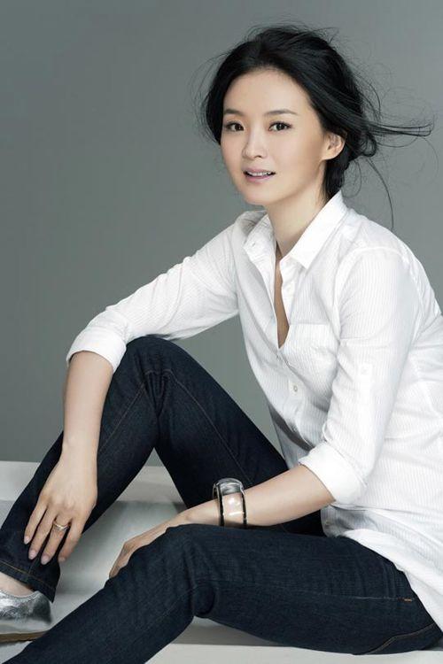 晴格格王艳胖脸发福,与继子王烁相差8岁,大12岁老公很疼她