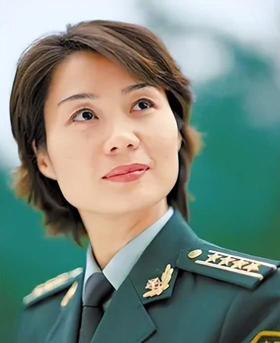 兵味儿十足的女星,打戏一流、英姿飒爽,比男演员还帅气|女兵_新浪新闻