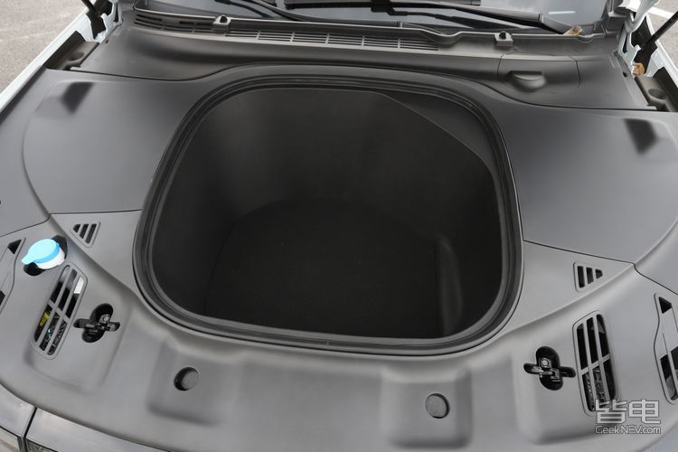 舒服的家用车交付前抢先试驾小鹏p7