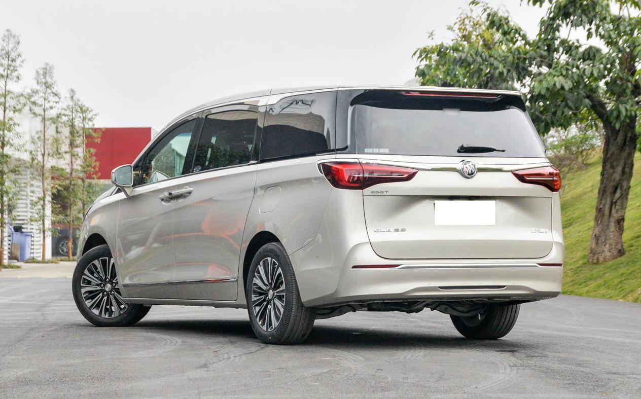 2022款别克gl8es陆尊正式上市3179万元起售你心动了吗