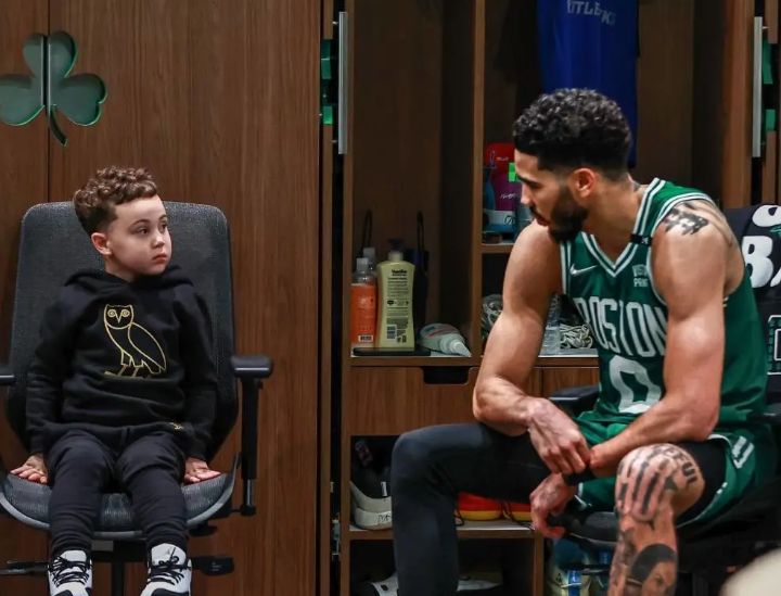 望父成龙格威想与deuce击掌被晾半天塔图姆愤然起身