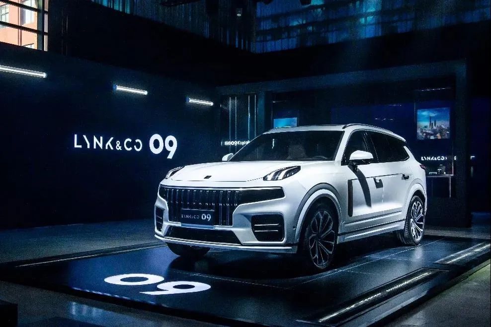 用着奔驰、沃尔沃技术，卖着国产价