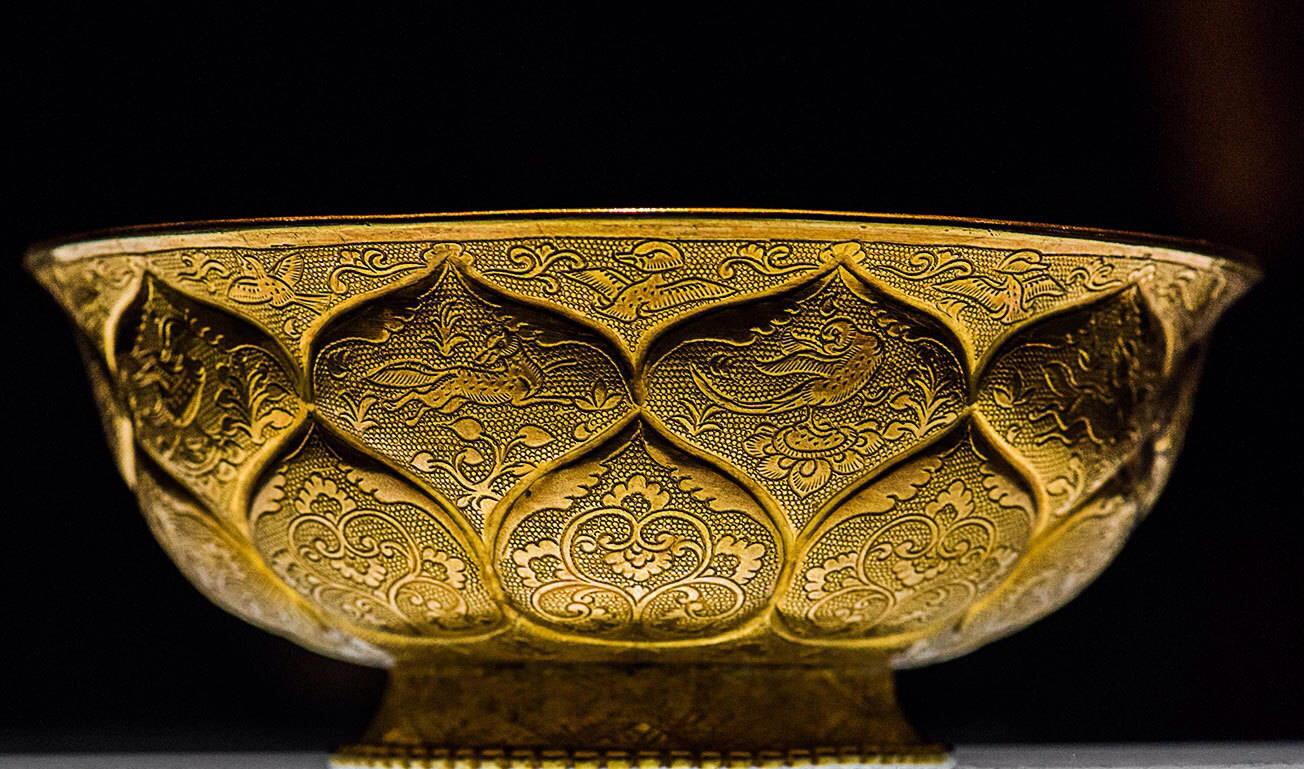 " 精妙绝伦,富丽堂皇 … "丨唐 · 鸳鸯莲瓣纹金碗_高清图集_新浪网