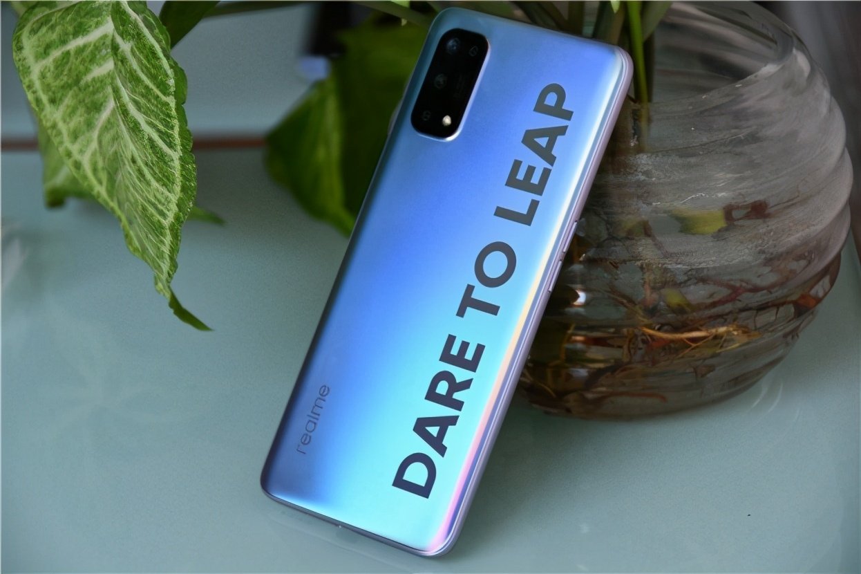 三星amoled屏7nm芯片轻薄机身65w闪充5g手机跌至1249元