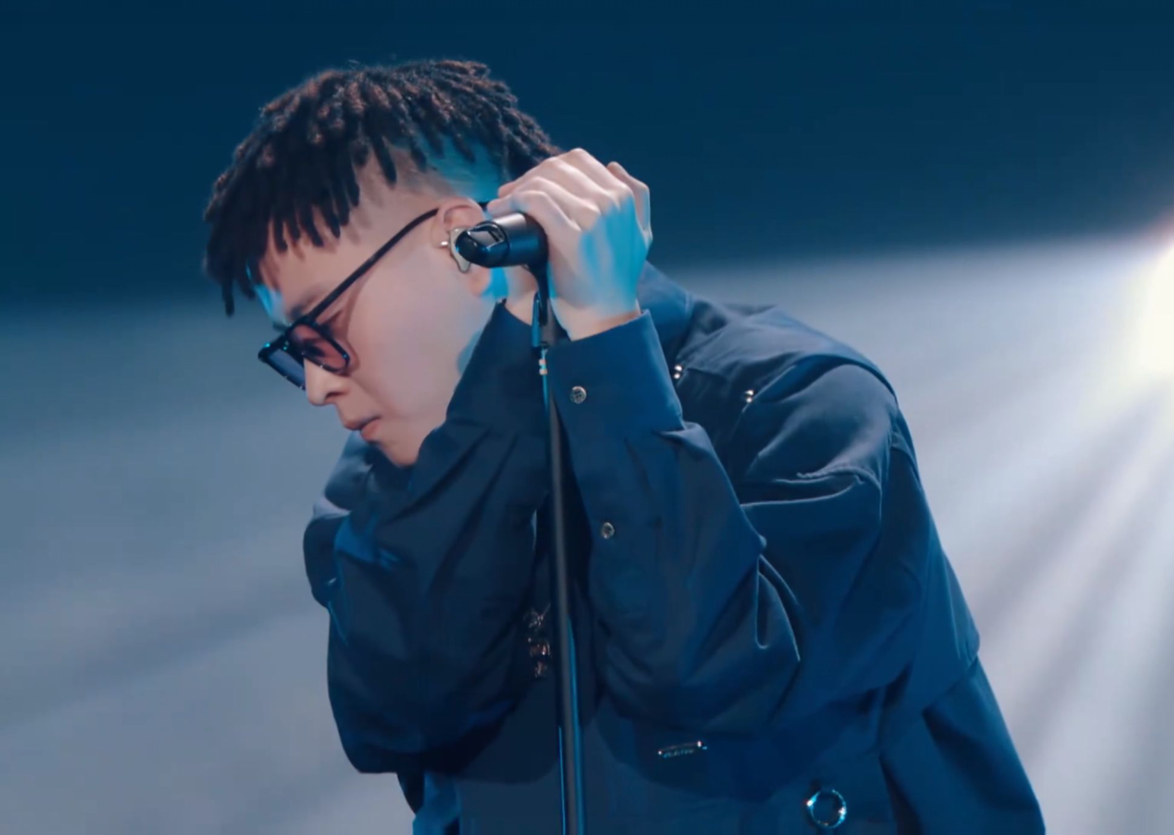 中国新说唱三年后小白的油腻程度刷新了我对说唱歌手的认知