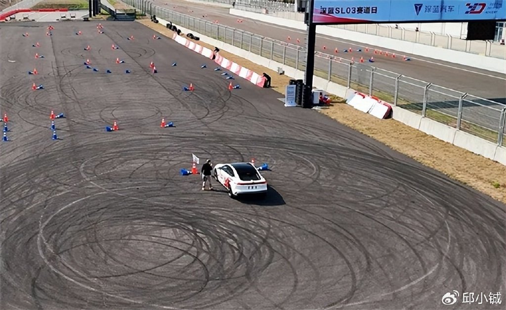 玩转赛道营销这是深蓝汽车的科技与狠活