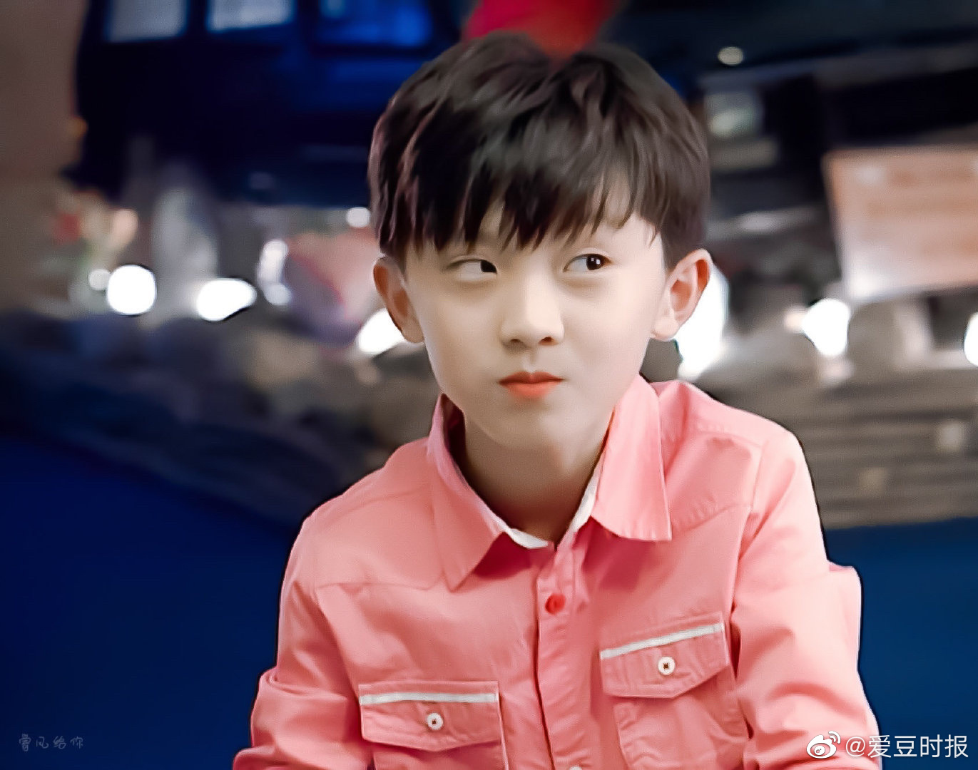 从小可爱到大的马嘉祺,抱孩子的手法略显生疏