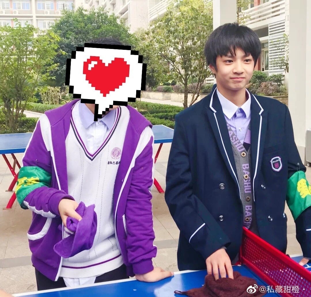 看看重庆鲁能巴蜀中学初二三十四班的班长刘耀文 鲁能巴蜀中学初二34班 Duboot网