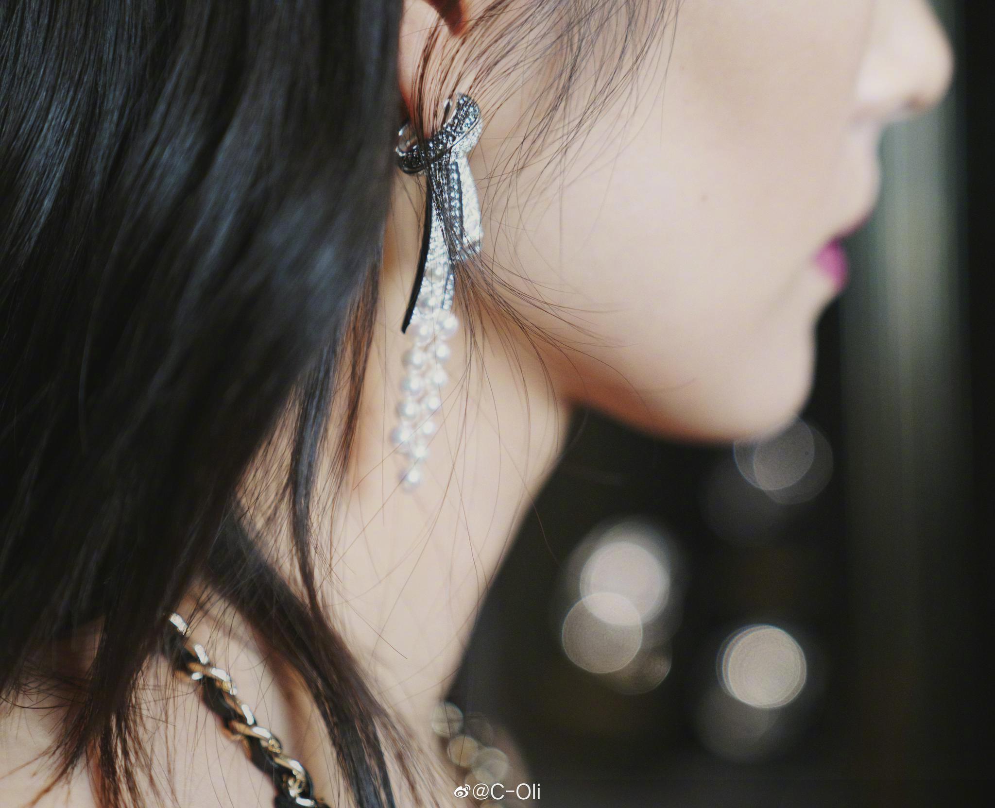 佩戴香奈儿臻品珠宝的大使雯优雅且昂贵的一组美图