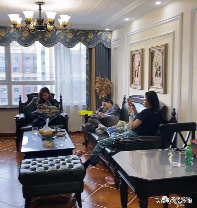 俩女子被隔离在闺蜜家，男主人忙疯了：每天买菜刷碗做4个人的饭休闲区蓝鸢梦想 - Www.slyday.coM