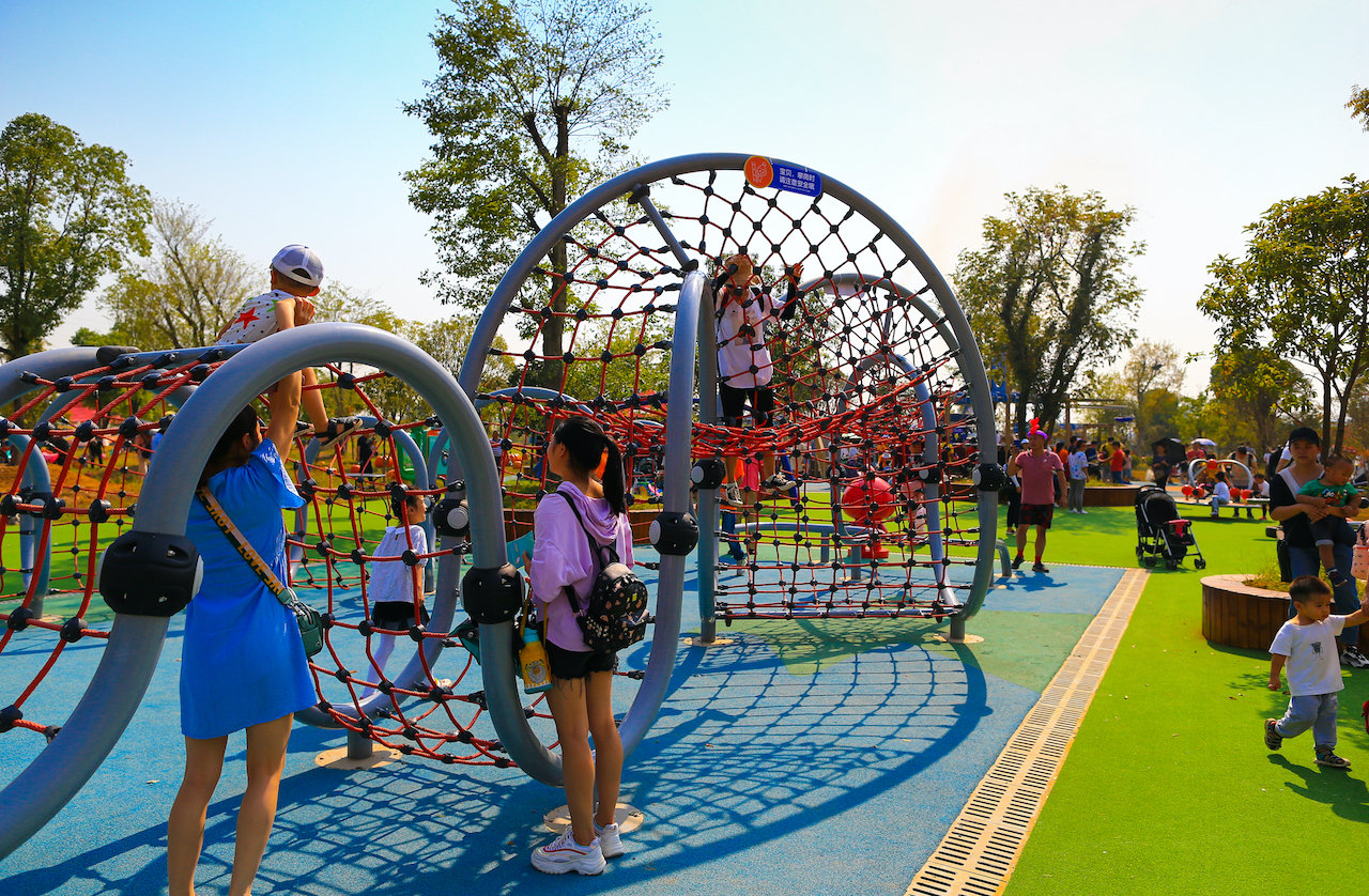 为什么说亲子旅游是家庭教育重要一环?80后父母的育儿经,值得学习