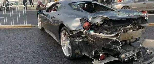 女子被骗36万想离婚，丈夫霸气拒绝：没事，我帮你还！休闲区蓝鸢梦想 - Www.slyday.coM