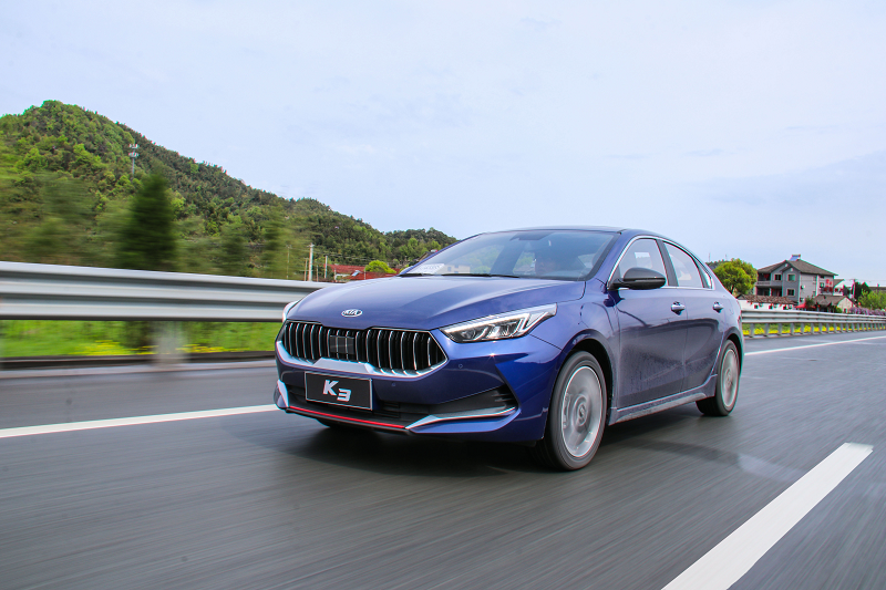 可买菜可耍帅10万落地横扫同级2021款起亚k3深度试驾