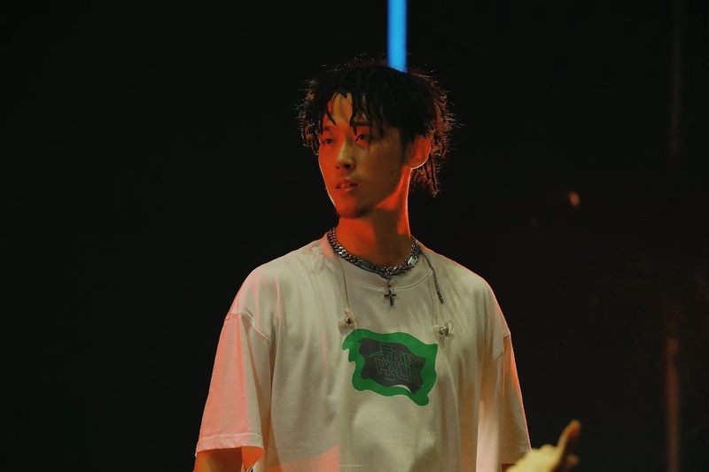 名校毕业辞去大公司工作做说唱歌手三个90后都市男孩有话说