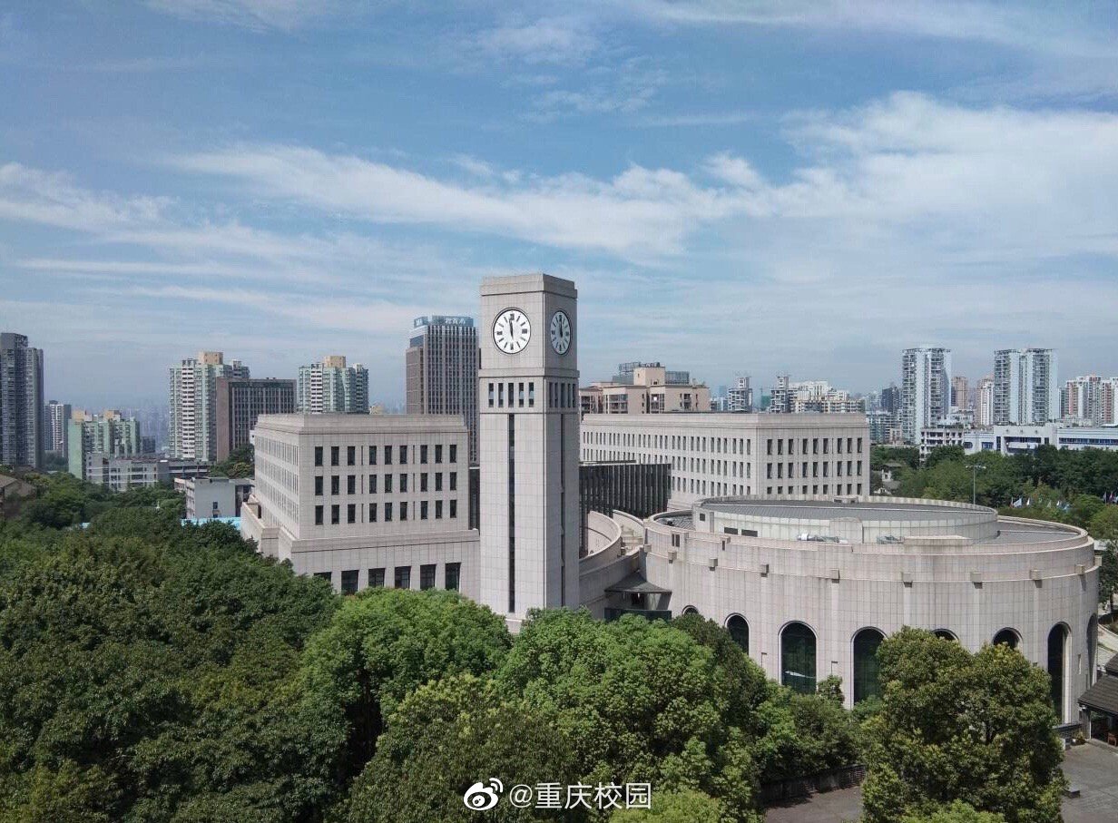 山城魂铸就执着,两江水激荡理想