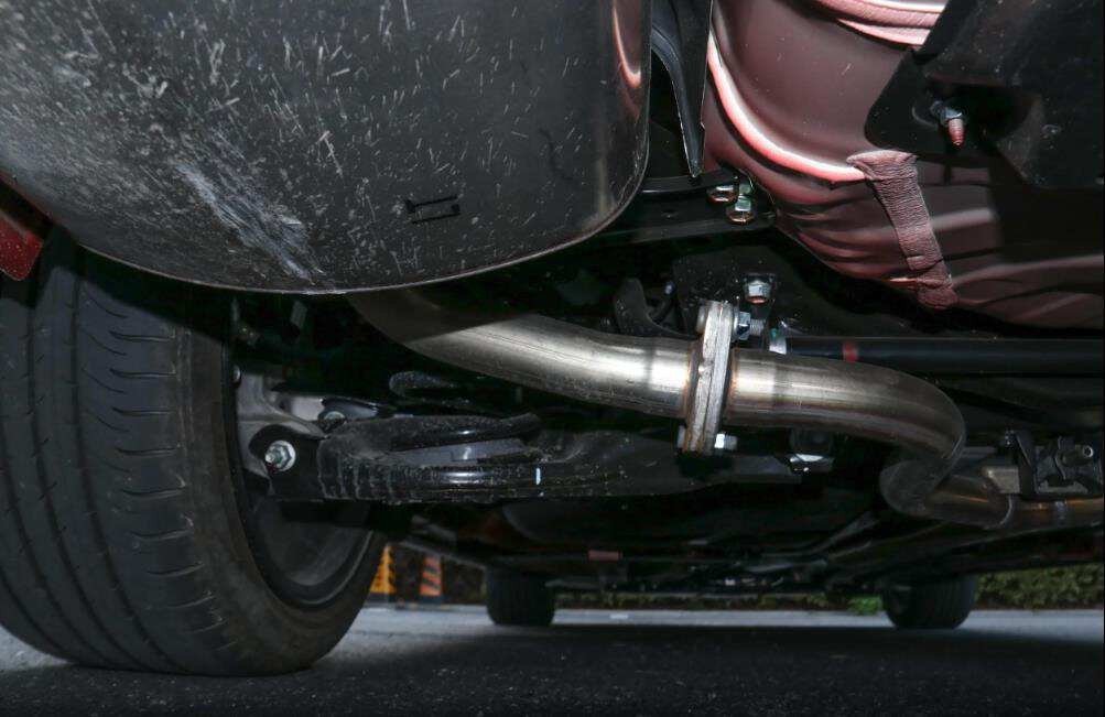 日产开始亲民了降价3万多轴距超2米8还是b级车带你看天籁