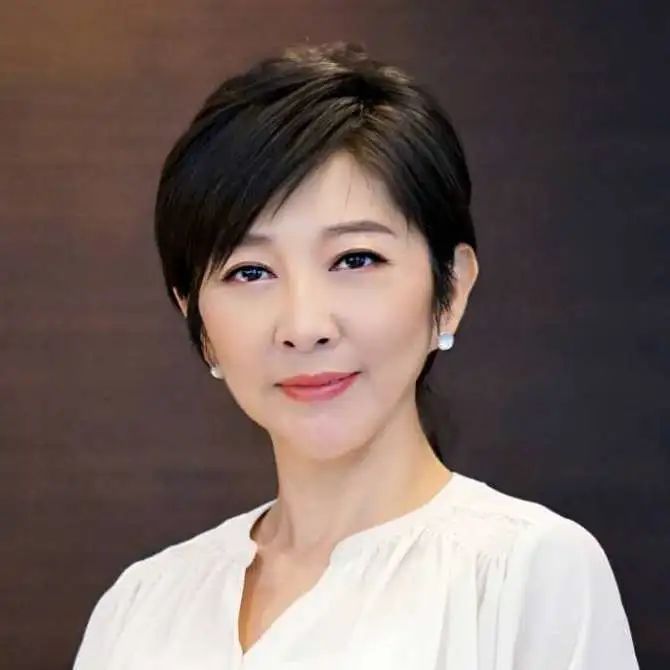 一路向南 活出又a又飒的自己|凤凰卫视|吴学兰|评论员_新浪新闻