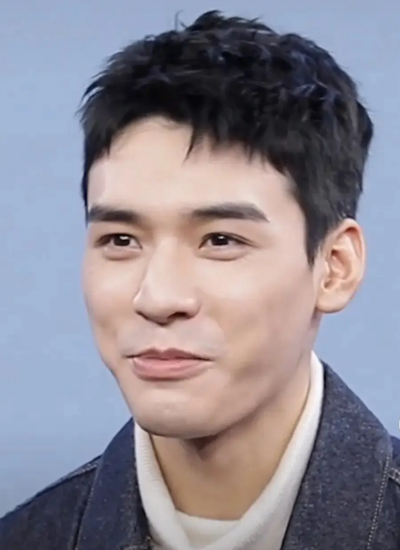 有种翻车叫龚俊看这采访怼脸生图网友不敢置信这是本人