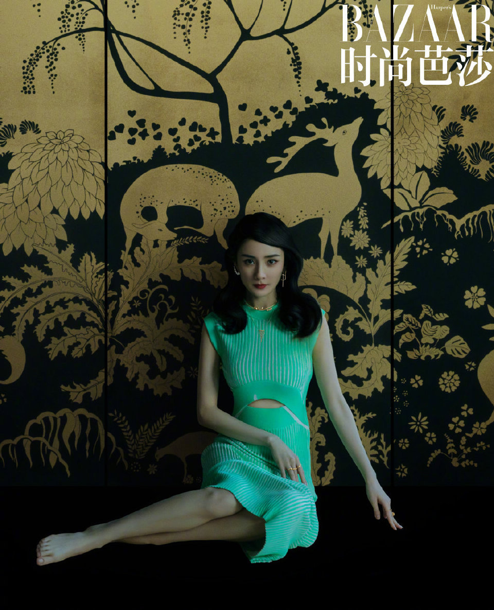 杨幂时尚芭莎harpersbazaar二月刊封面大片