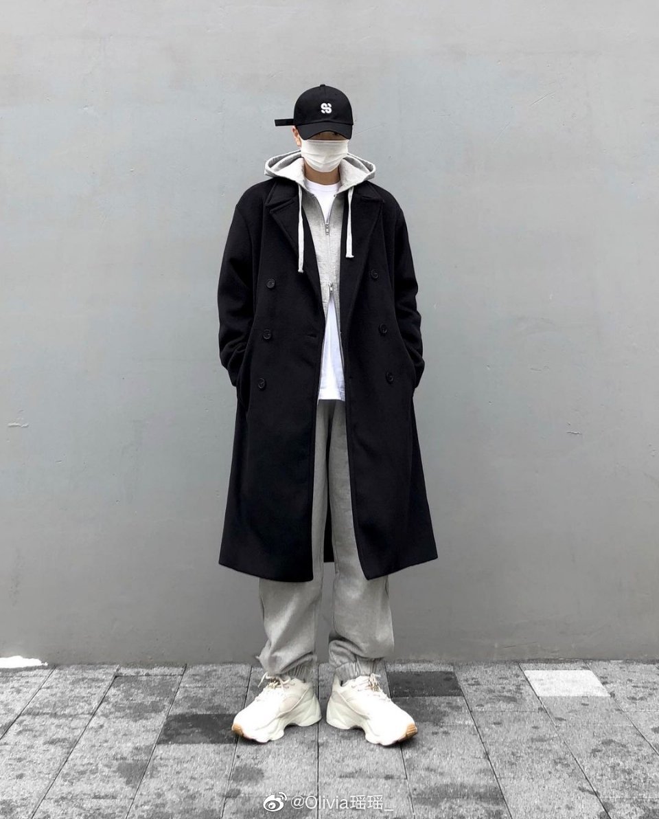 韩国男生的日常穿搭参考,擅长使用黑白灰三色进行搭配