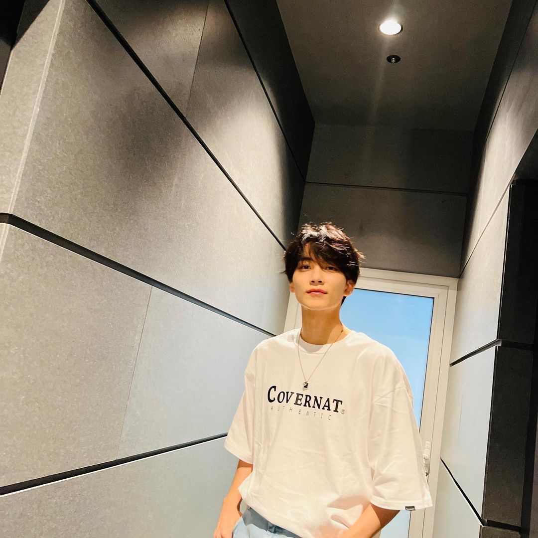 seventeenjeonghan尹净汉白t牛仔裤家居男友风