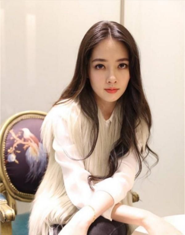 发型决定气质,郭碧婷新造型来袭,一点也不时尚