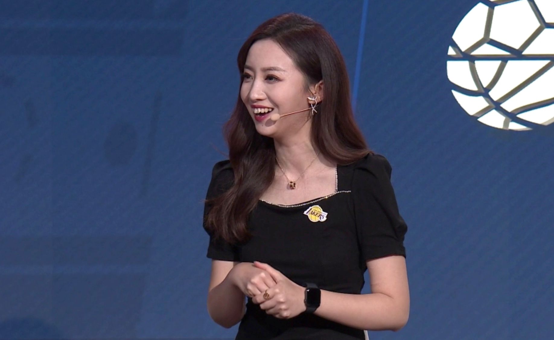 剧情跌宕，詹姆斯“庆祝”动作或遭罚款？苏群：科比也做过休闲区蓝鸢梦想 - Www.slyday.coM