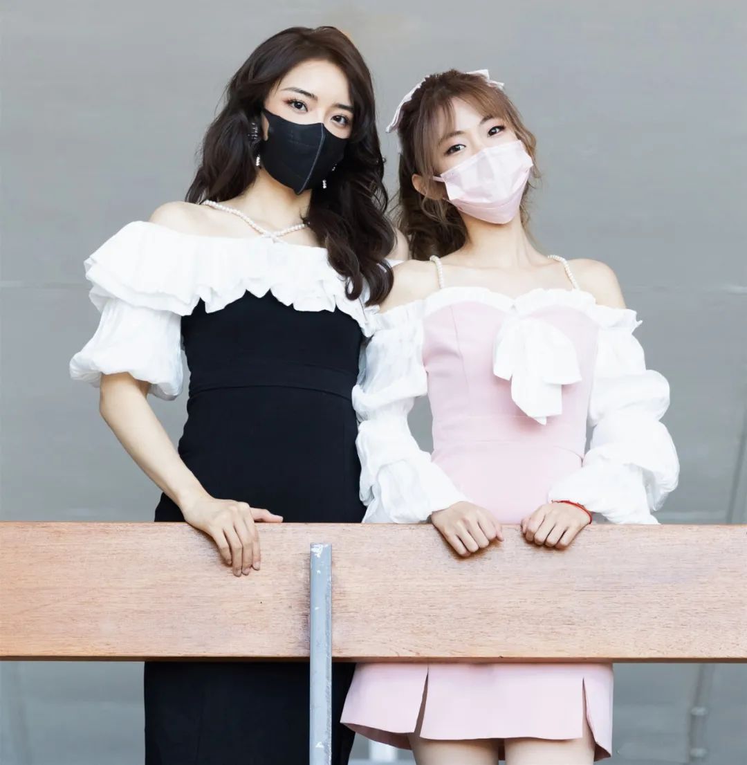 EDG夺冠!这个会四国语言的翻译小姐姐,穿旗袍惊艳抢镜休闲区蓝鸢梦想 - Www.slyday.coM EDG夺冠!这个会四国语言的翻译小姐姐,穿旗袍惊艳抢镜休闲区蓝鸢梦想 - Www.slyday.coM