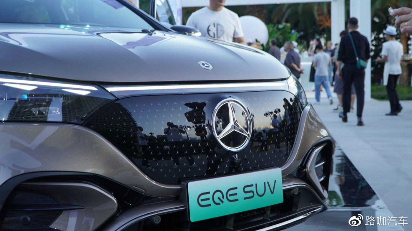 50万预算纯电SUV 奔驰EQE SUV低配值得买