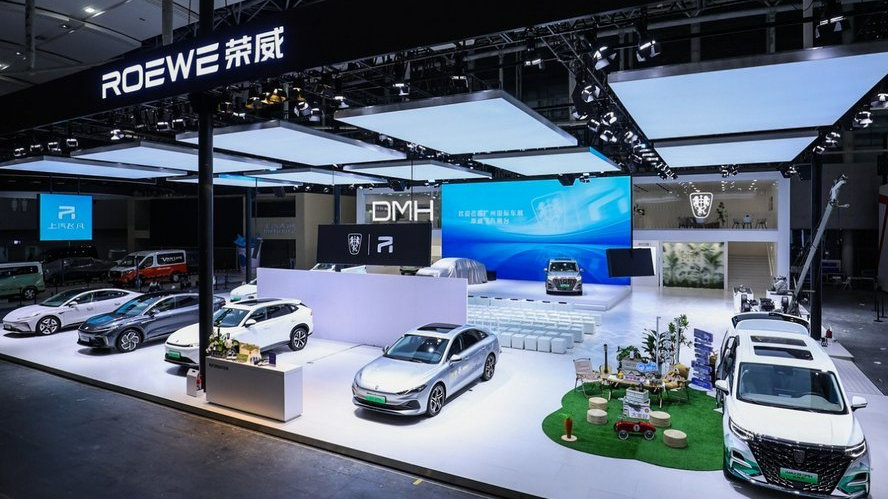 上汽荣威飞凡携全新R7及DMH双料冠军车型亮相广州车展-新浪汽车