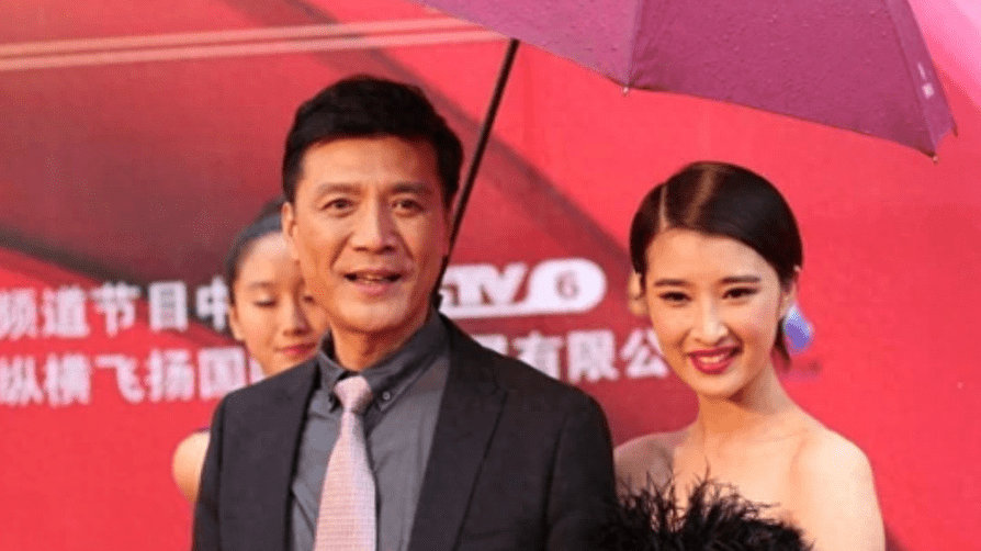 演员奚望:在继父刘之冰支持下离婚后,带着女儿的她,现在怎样了|刘之冰|奚望|茹萍_新浪新闻
