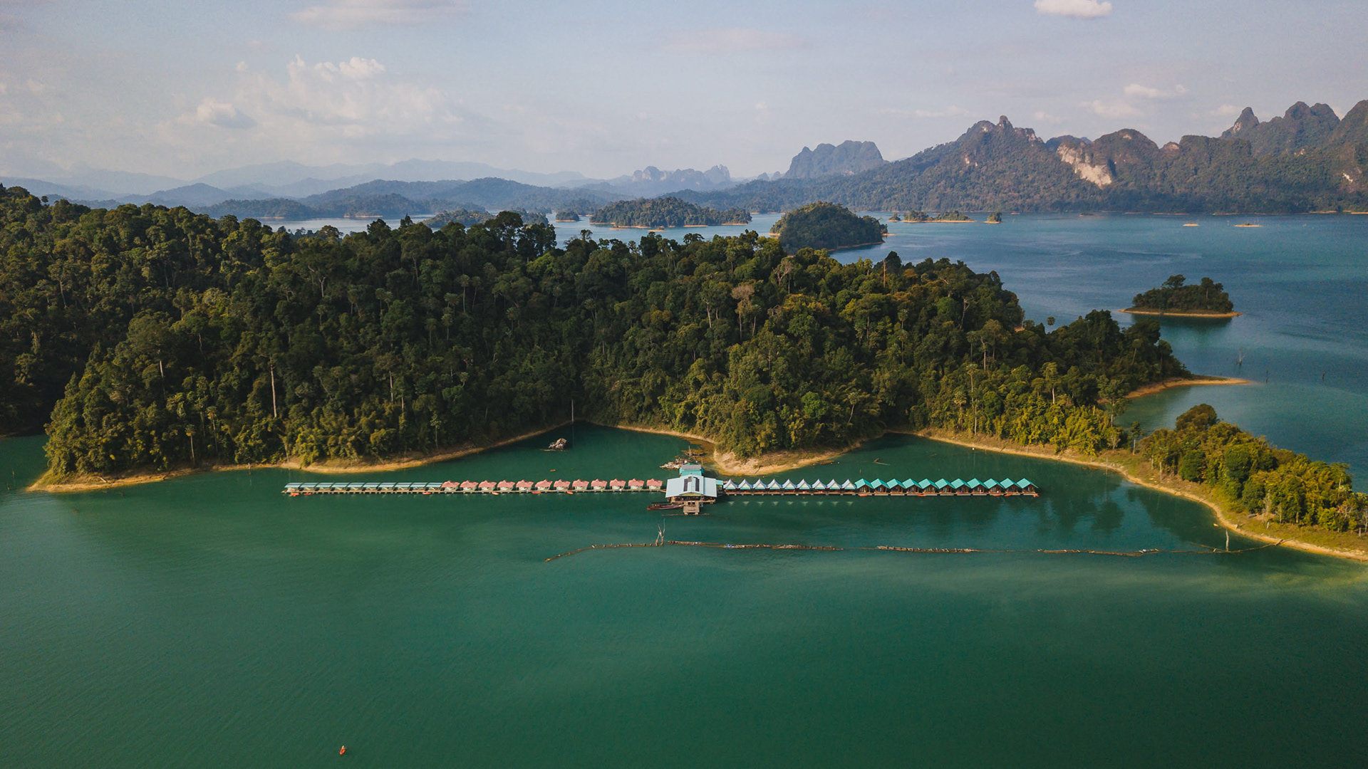 泰国考索国家公园是位于素叻他尼府的一片自然保护区