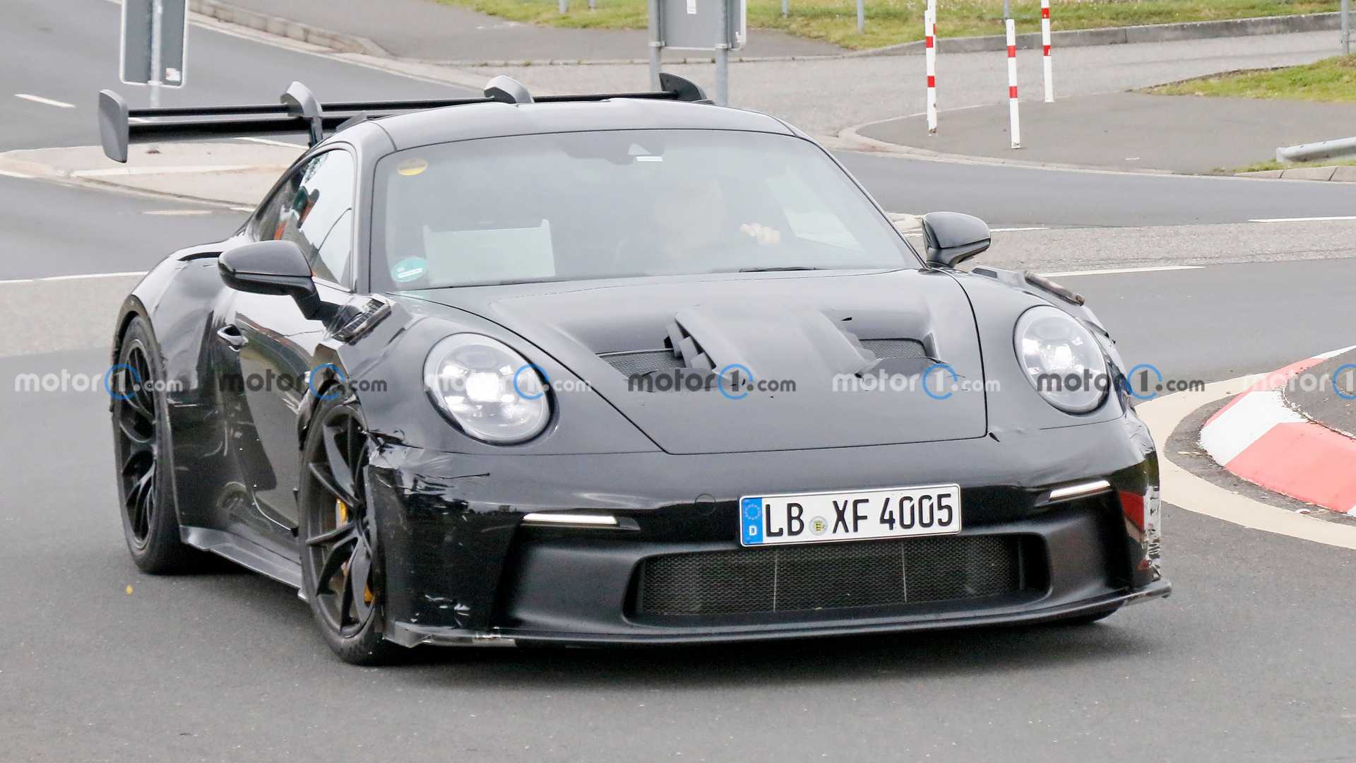 全新一代保时捷911 gt3 rs在纽北测试,可见更多空力学设计细节