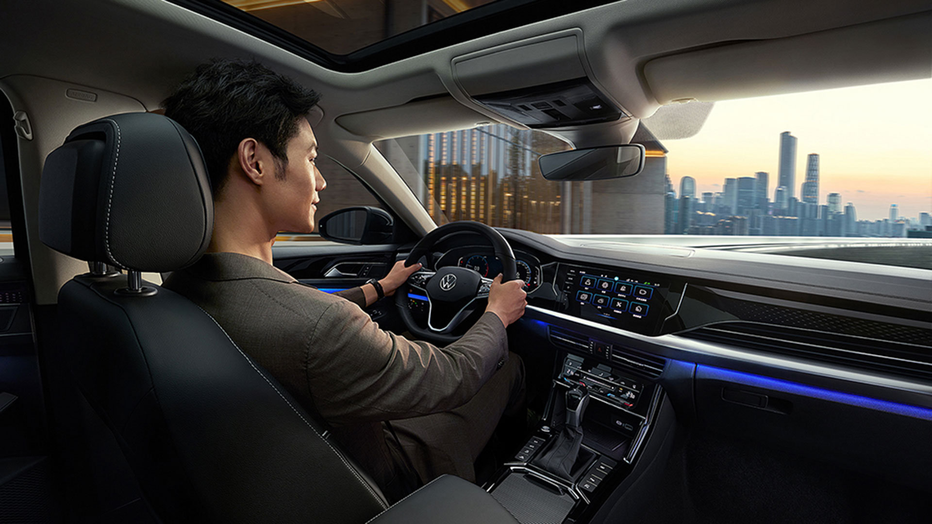 手头紧的车友们不妨先借用该类资源直接拿下380tsi版本,预支未来先行