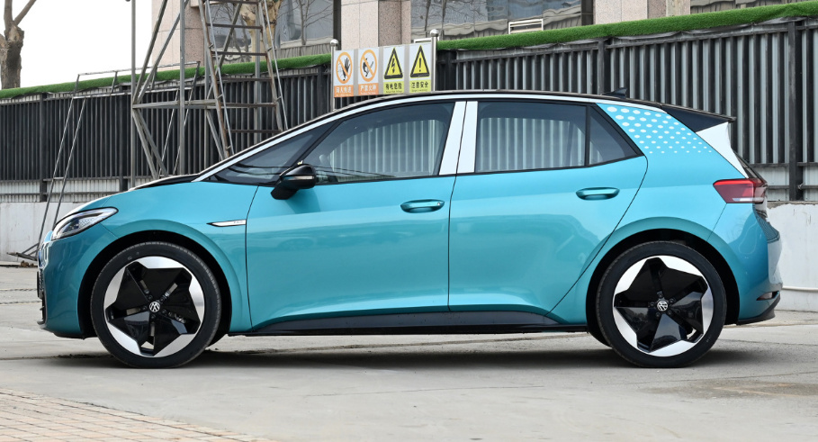 复古还是新潮？欧拉芭蕾猫对比大众ID.3谁更吸睛？