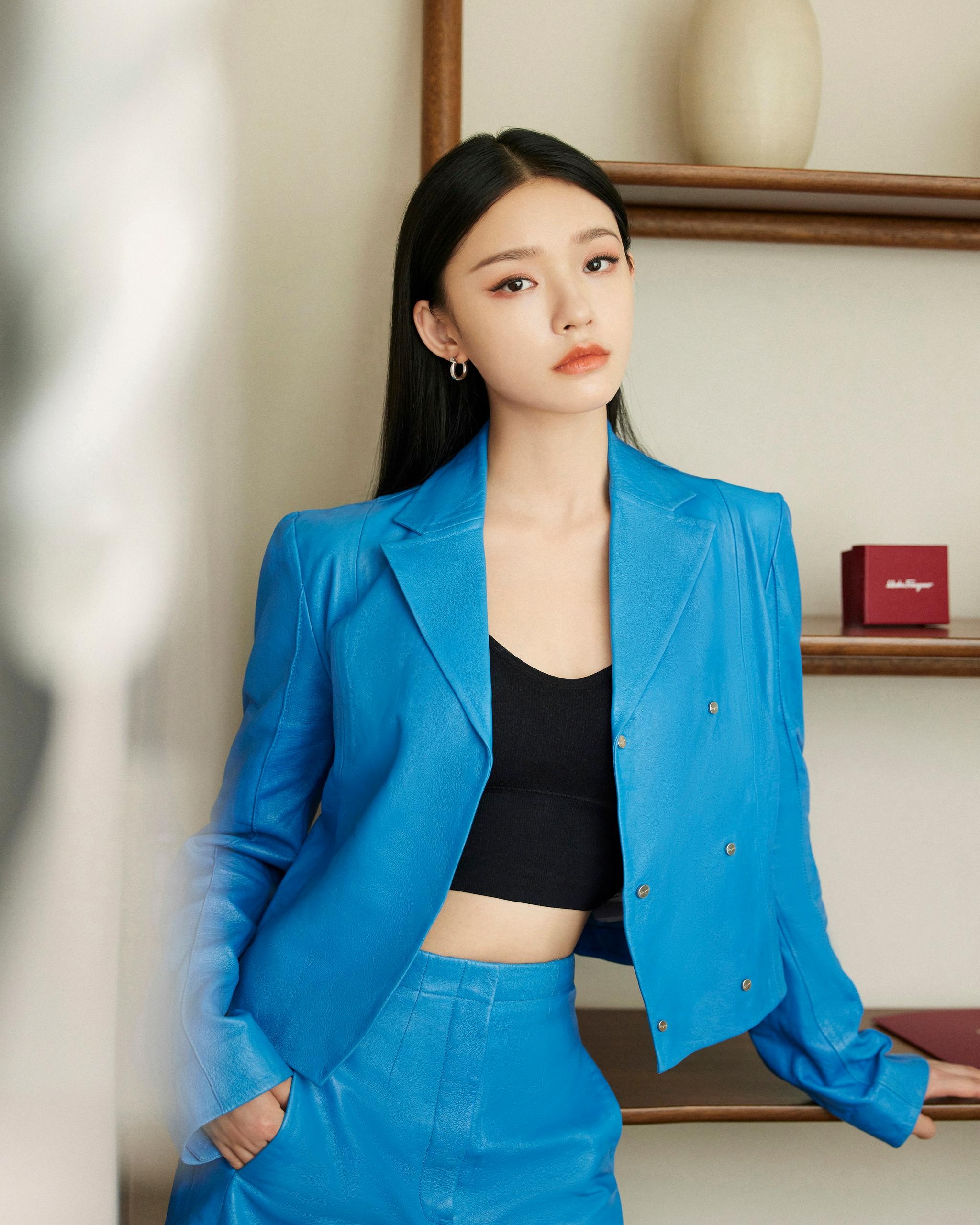 今日,@林允jelly 作为菲拉格慕全球品牌代言人……_高清图集_新浪网