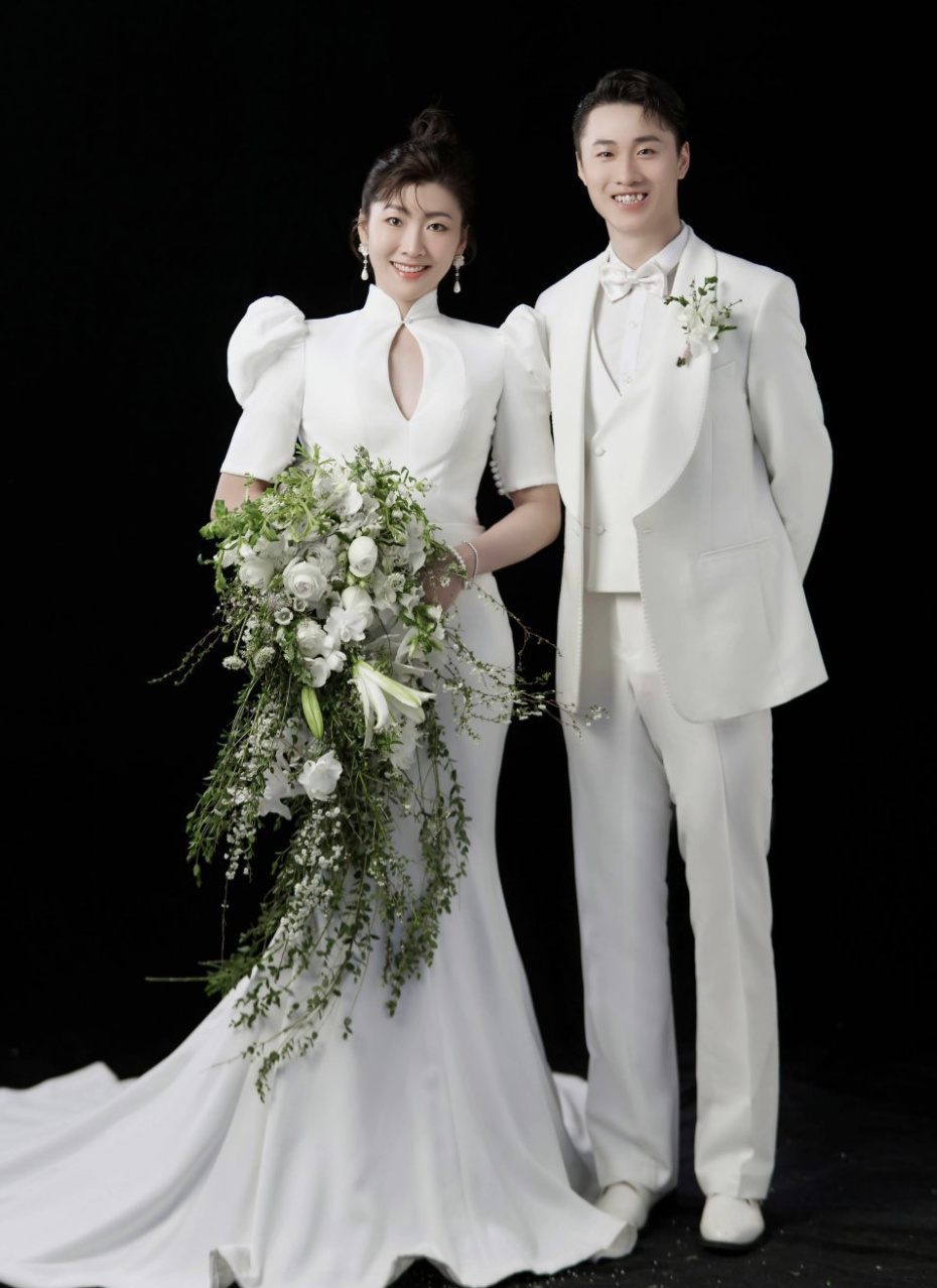 徐梦桃王心迪领证,两人穿国家队队服现身民政局,婚纱照幸福洋溢休闲区蓝鸢梦想 - Www.slyday.coM 徐梦桃王心迪领证,两人穿国家队队服现身民政局,婚纱照幸福洋溢休闲区蓝鸢梦想 - Www.slyday.coM