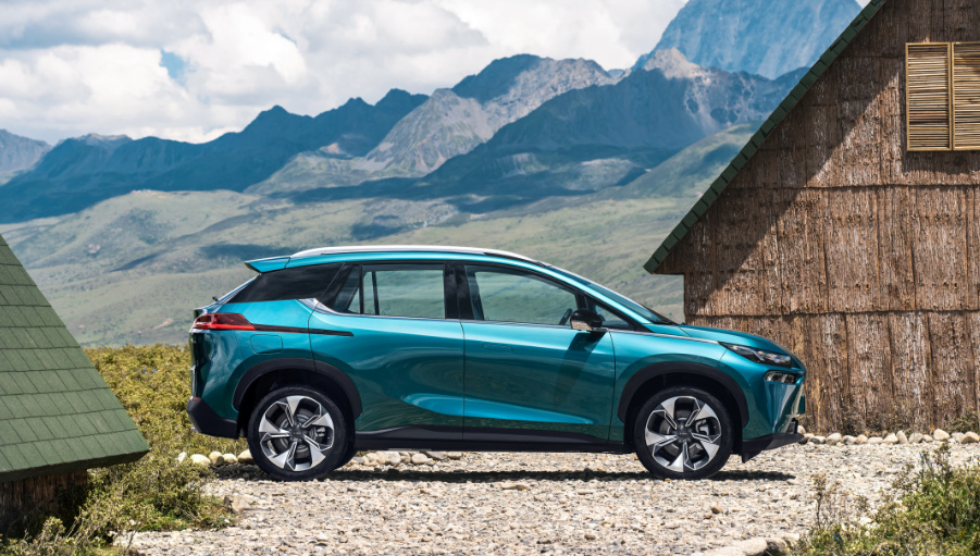 比亚迪宋PLUS EV对比广汽埃安V Plus